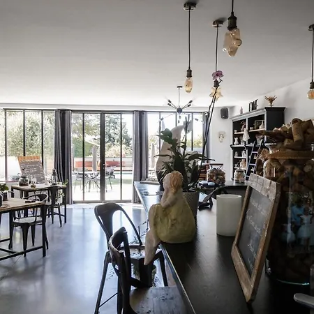 D'or Les Anges Bed and Breakfast 4*